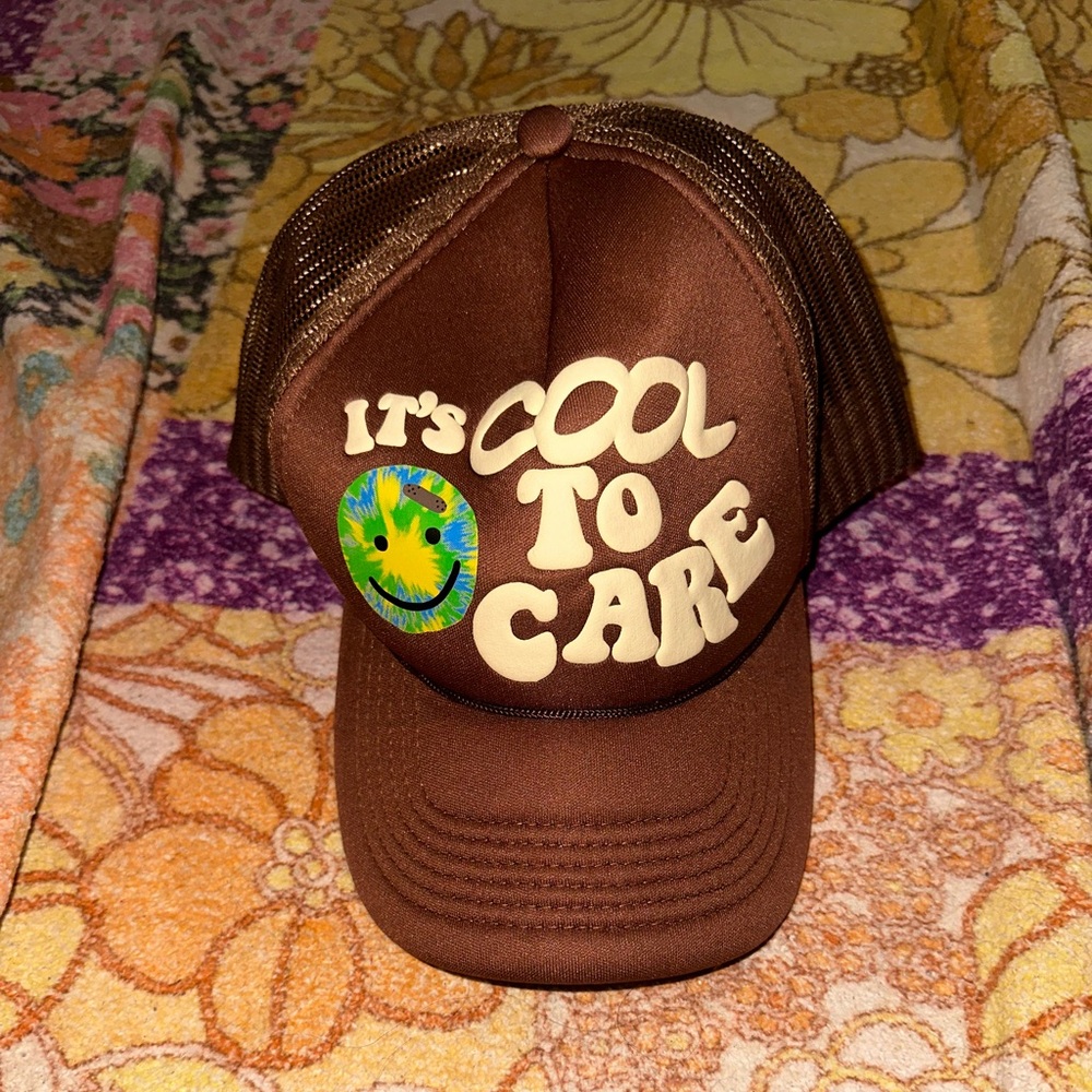 Trucker hat